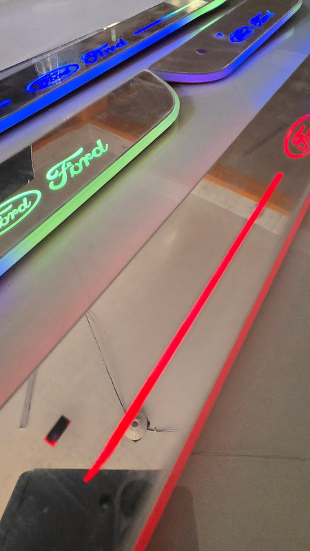 Moldura Iluminada Logo Ford - Acrilonitrilo butadieno estireno (ABS) - Moldura led
